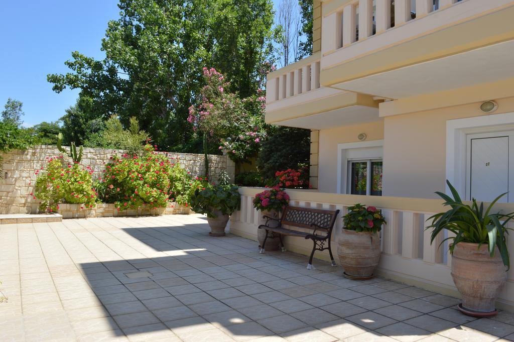 Malou Apartments Kato Daratso Luaran gambar