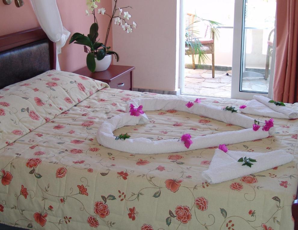 Malou Apartments Kato Daratso Bilik gambar