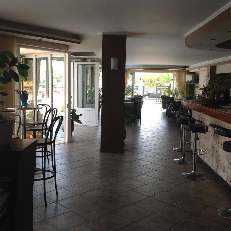 Malou Apartments Kato Daratso Luaran gambar