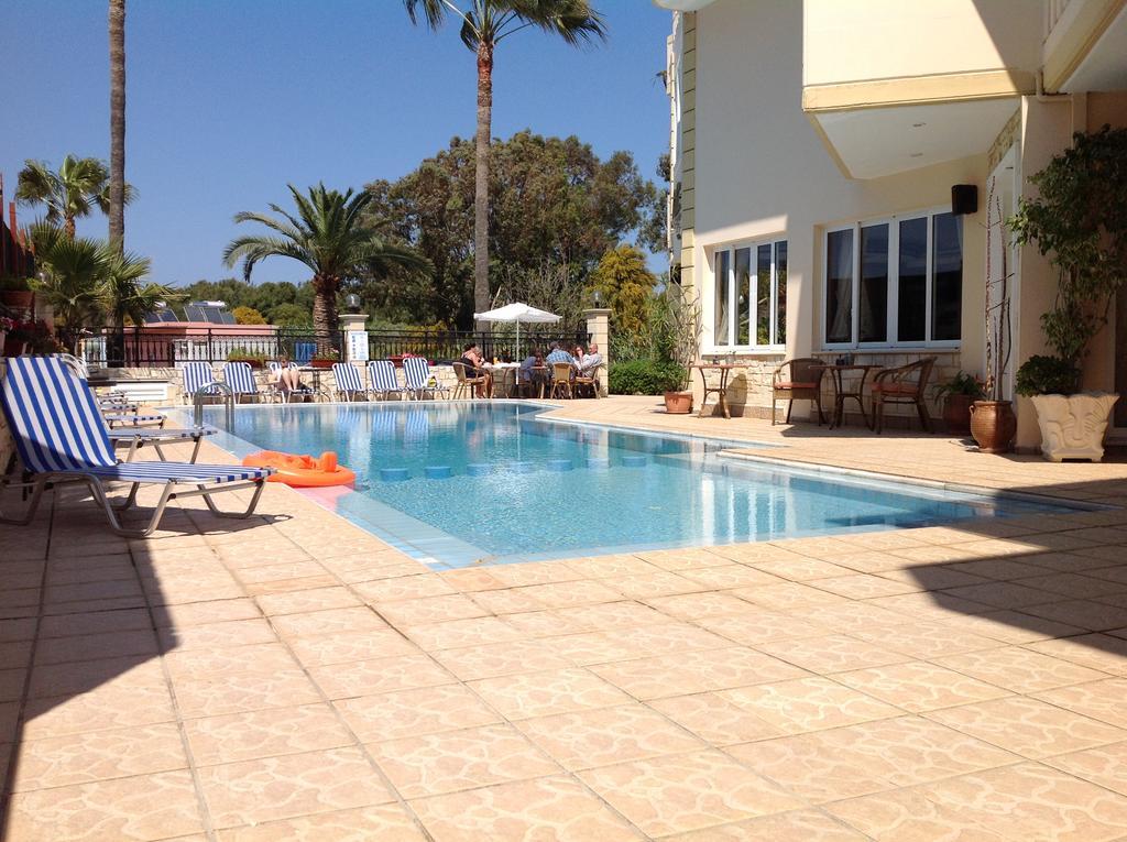 Malou Apartments Kato Daratso Luaran gambar