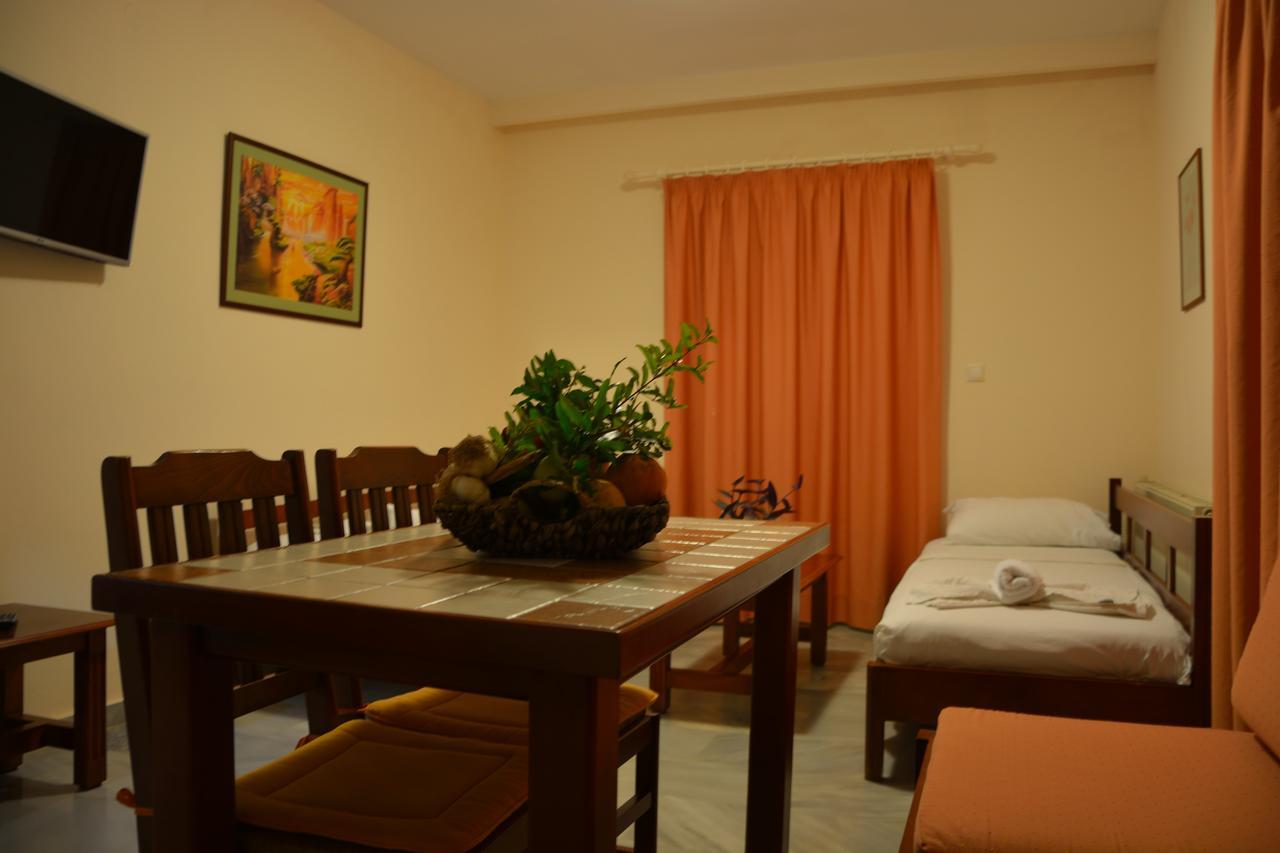 Malou Apartments Kato Daratso Luaran gambar
