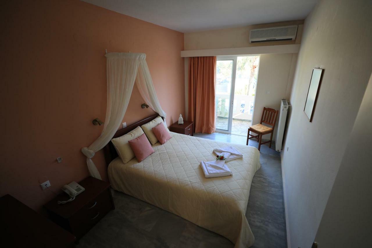 Malou Apartments Kato Daratso Luaran gambar